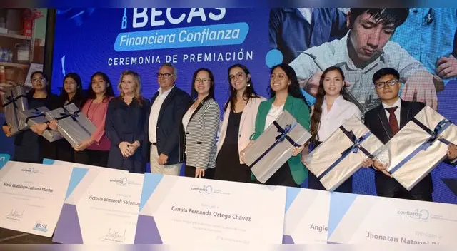 Escolares de diversas regiones del país ganaron becas para seguir sus estudios universitarios.
