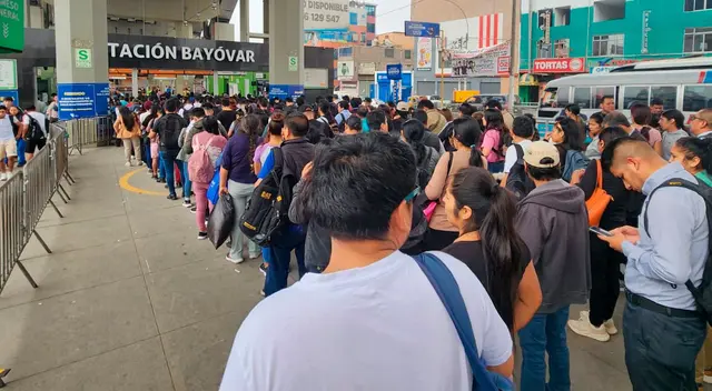 La Línea 1 del Metro de Lima dejó el pase libre en la estación Bayobar. La Línea 1 del Metro de Lima dejó el pase libre en la estación Bayobar.