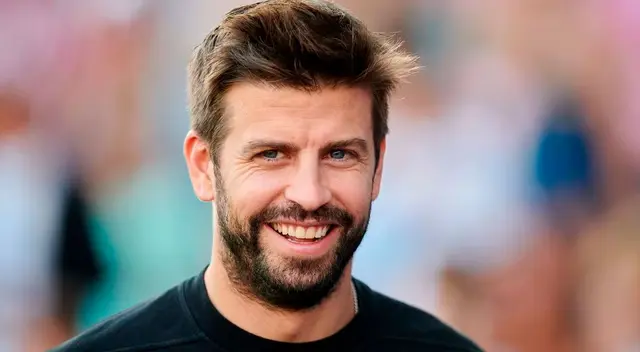 Gerard Piqué factura como Shakira.