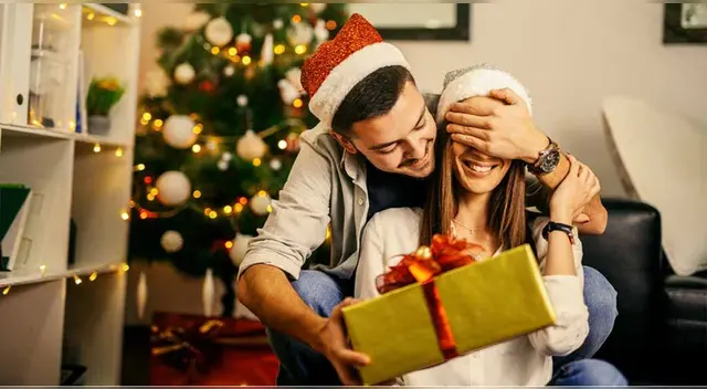 Frases para hacer divertido tu intercambio de regalo con tu amigo secreto en esta Navidad.