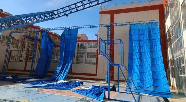 Así quedó el cobertor del colegio Independencia. Director pidió ayuda a autoridades.