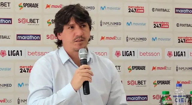 Jean Ferrari aclaró que ya van a buscar al nuevo DT de Universitario. Jean Ferrari aclaró que ya van a buscar al nuevo DT de Universitario.