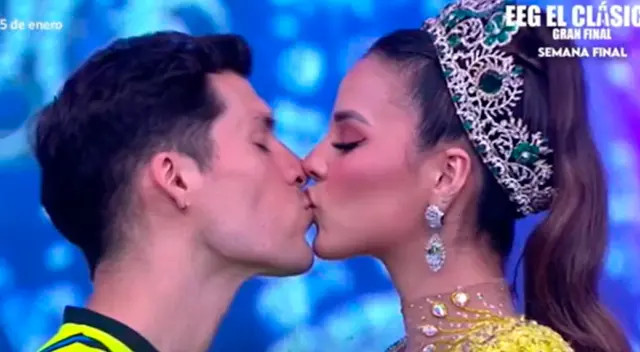 Luciana Fuster y Patricio Parodi se besan en EEG. Luciana Fuster y Patricio Parodi se besan en EEG.