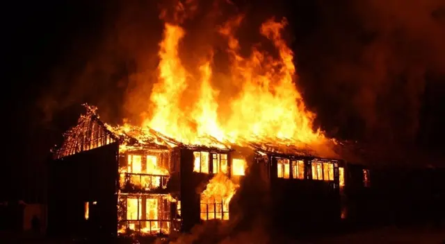 Conoce la principal razón de soñar con un incendio. Conoce la principal razón de soñar con un incendio.