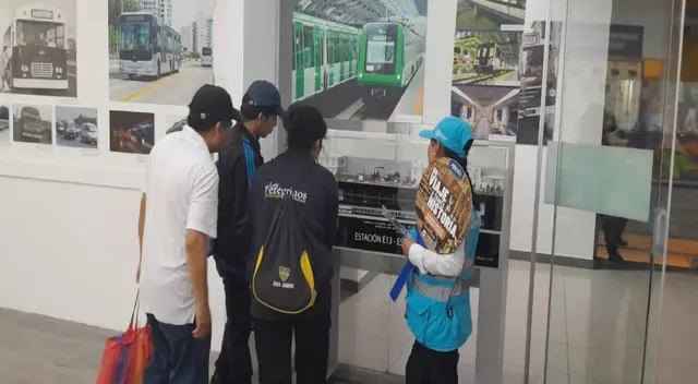 Exposición fotográfica sobre la historia del transporte atrae casi 500 visitantes en su primera semana