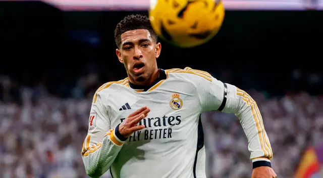 Jude Bellingham descuenta para el Real Madrid.