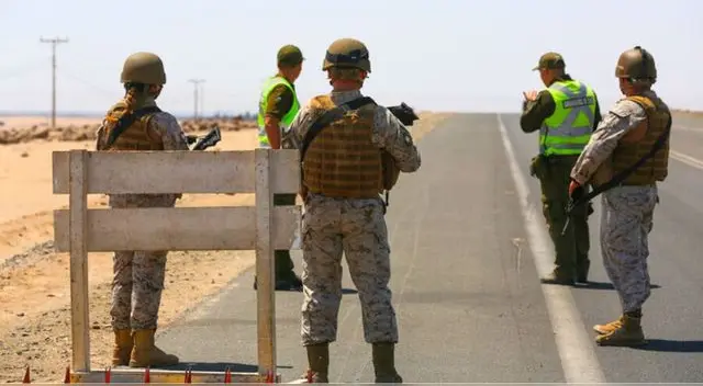 Militares en Chile disparan contra van que transportaba personas extranjeras indocumentadas.