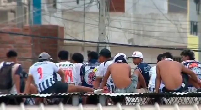 Alianza Lima y Alianza Atlético no empezaron a la hora. Alianza Lima y Alianza Atlético no empezaron a la hora.