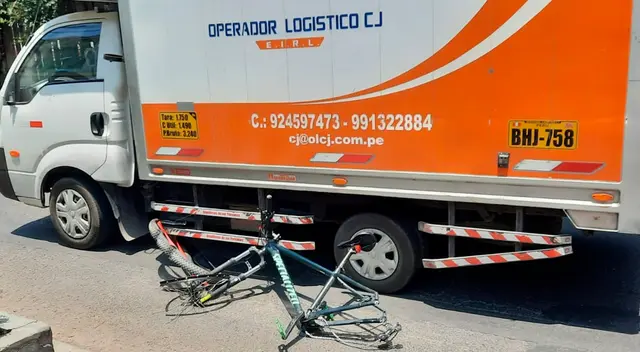 Vecinos de Ate piden a las autoridades que tomen medidas para evitar más accidentes de tránsito. Vecinos de Ate piden a las autoridades que tomen medidas para evitar más accidentes de tránsito.