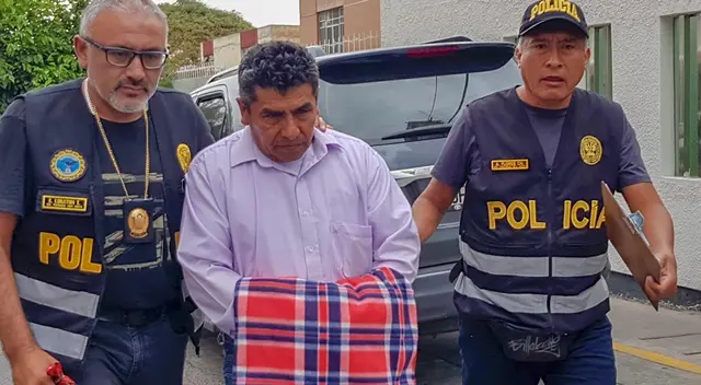 La imagen del alcalde enmarrocado ha generado opiniones divididas entre los arequipeños.