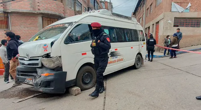 Combi embistió y aplastó contra la pared a danzarines e intentó darse a la fuga.