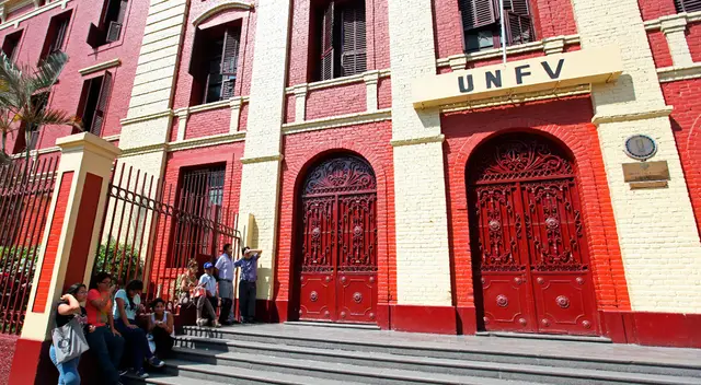 Profesores de la Villarreal se basan en oficio de la Oficina de Grados y Gestión del Egresado.