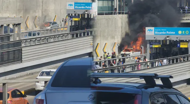Carro se incendia en la Vía Expresa y dueño se salva de milagro. Carro se incendia en la Vía Expresa y dueño se salva de milagro.