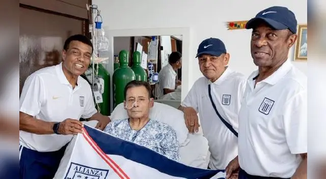 Robero Chale: jugadores, periodistas e hinchas se unen por la salud del ídolo nacional.