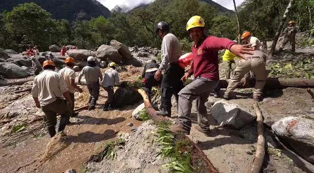 Las labores de rescate no fueron fáciles. El abuelo de la niña también perdió la vida en huaico.