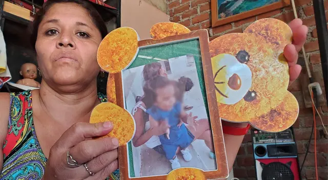 Con la foto de su nieto en mano. Esta mujer pide ayuda para volver a ver al pequeño. Con la foto de su nieto en mano. Esta mujer pide ayuda para volver a ver al pequeño.