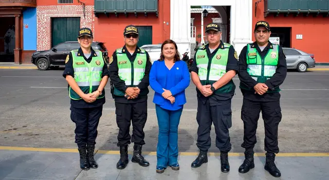 La PNP ofrece puestos laborales para ciudadano con secundaria completa.