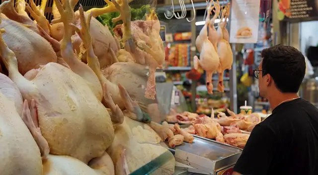 Precio del pollo tiene un notable descenso en el mes de abril. Precio del pollo tiene un notable descenso en el mes de abril.