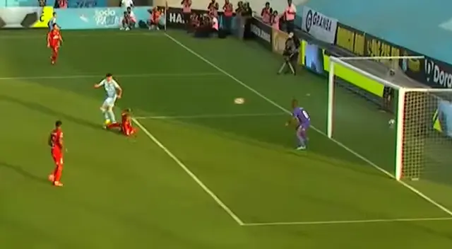 Diego Otoya captó la atención en redes sociales con golazo a Sport Huancayo. Diego Otoya captó la atención en redes sociales con golazo a Sport Huancayo.