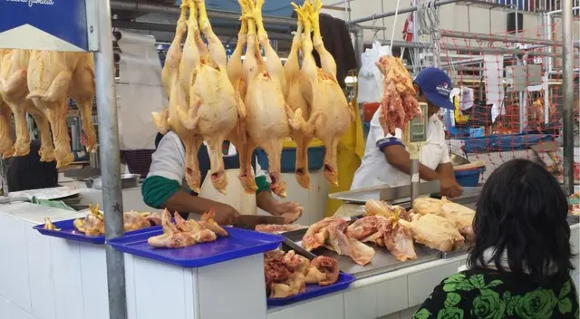 El Midagri anunció una reducción considerable en el precio del kilo del pollo en Lima. El Midagri anunció una reducción considerable en el precio del kilo del pollo en Lima.