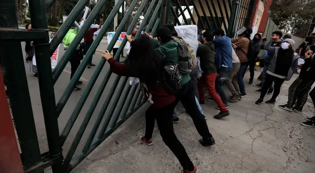 Alumnos y docentes de la San Marcos saldrán a las calles para reclamar recorte presupuestal.