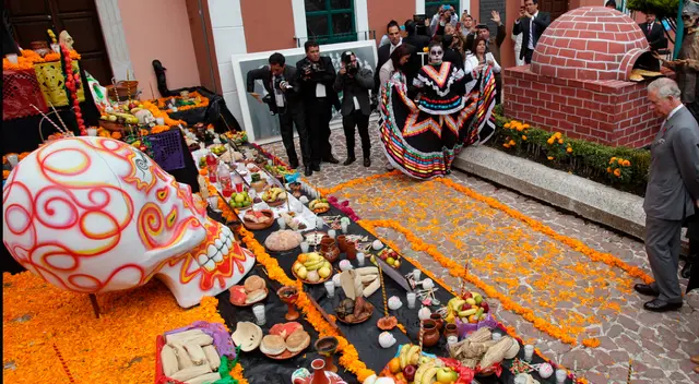 Descubre el significado de los colores en el papel picado.