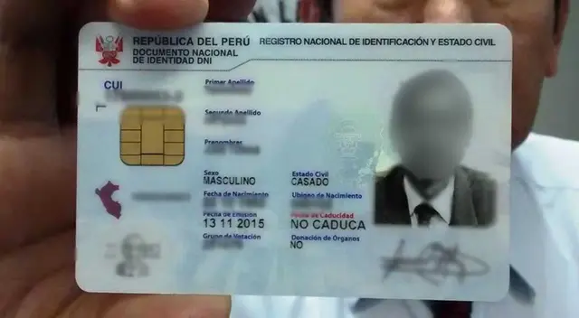 "No caduca". El mensaje de algunos DNIs que ha llamado la atención de la población. "No caduca". El mensaje de algunos DNIs que ha llamado la atención de la población.