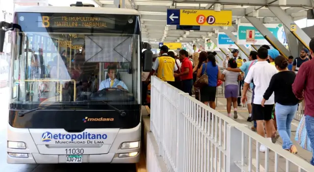 ATU suprimirá la fila de pasajeros sentados del Metropolitano este 2024.