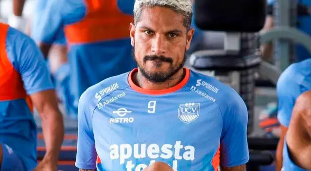 Paolo Guerrero criticó al fútbol peruano por tener bajo nivel.