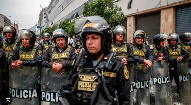 PNP ejecuta estrategia de control del Mercado Central a días del Día de la Madre. PNP ejecuta estrategia de control del Mercado Central a días del Día de la Madre.