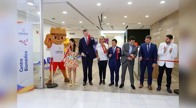 Autoridades en ceremonia de inauguración Autoridades en ceremonia de inauguración