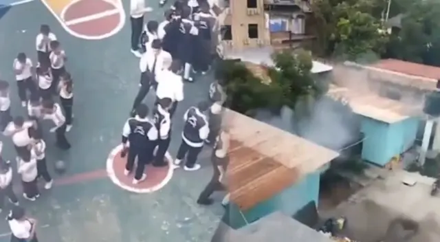 La comisaría de Zarumilla fumigó sin percatarse que alumnos se asfixiaban. La comisaría de Zarumilla fumigó sin percatarse que alumnos se asfixiaban.