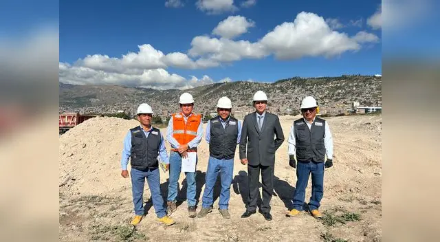 José Luis Farfán en el lugar donde se construirá la residencia y el comedor. José Luis Farfán en el lugar donde se construirá la residencia y el comedor.