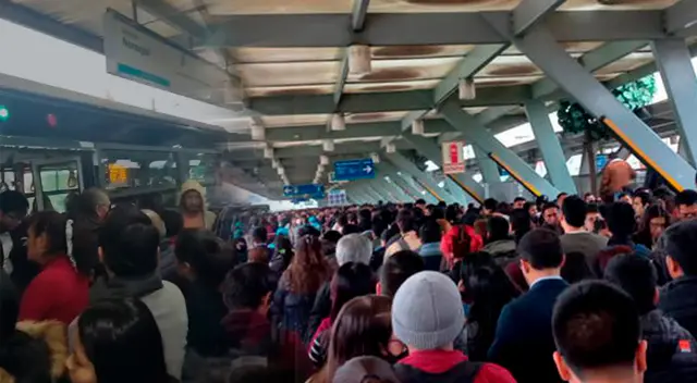 Estación Naranjal del Metropolitano colapsa la mañana de hoy jueves 23 de mayo. Estación Naranjal del Metropolitano colapsa la mañana de hoy jueves 23 de mayo.