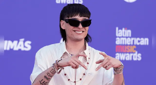 Peso Pluma impactó con nuevo corte de cabello