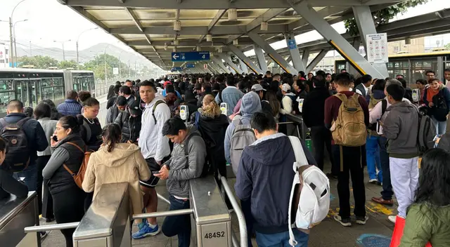 Estación Naranjal colapsa tras reporte de bus malogrado. Estación Naranjal colapsa tras reporte de bus malogrado.