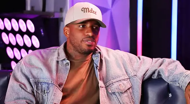 Jefferson Farfán da entrevista a Edson Dávila.