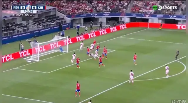 Miguel Araujo tuvo la primera clara de Perú