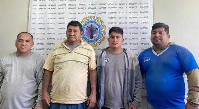 Los cuatro sujetos se encuentran detenidos mientras duran las investigaciones.