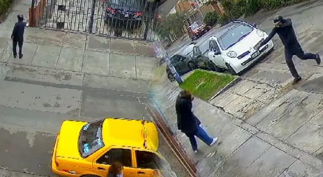 Sicario casi mata a una mujer en SMP, pero rápida reacción de la señora la salva. Sicario casi mata a una mujer en SMP, pero rápida reacción de la señora la salva.