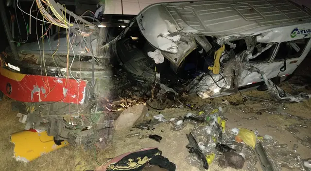 Choque de unidades en la vía Azángaro - Juliaca acabó con la vida de cuatro personas este 4 de de agosto. Choque de unidades en la vía Azángaro - Juliaca acabó con la vida de cuatro personas este 4 de de agosto.