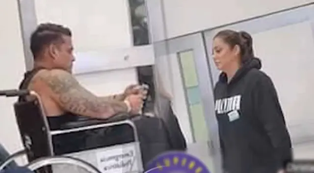 Karla Tarazona y Christian Domínguez acuden a clínica por intoxicación. Karla Tarazona y Christian Domínguez acuden a clínica por intoxicación.