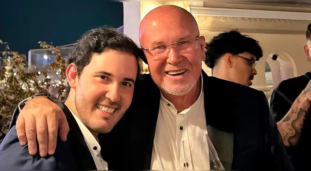 Carlos Bruce y su pareja se casan.