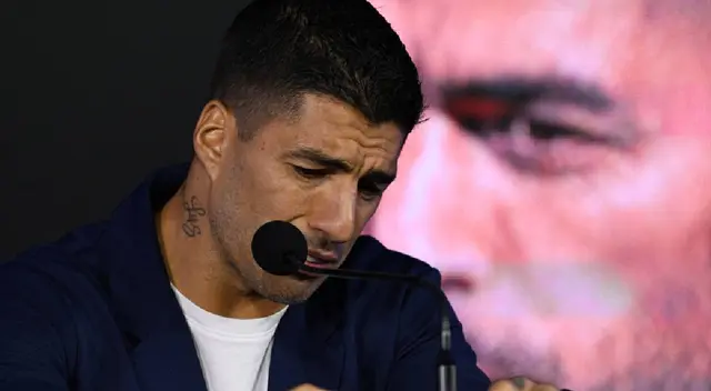 Luis Suárez lloró tras anunciar su retiro en la selección de Uruguay. Luis Suárez lloró tras anunciar su retiro en la selección de Uruguay.
