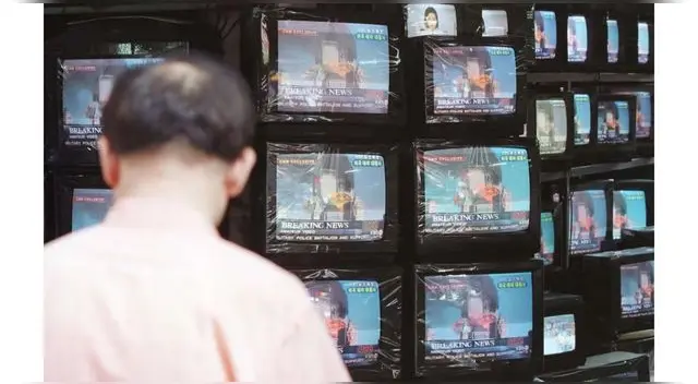 El atentado terrorista a las Torres Gemelas invadió a los medios de comunicación de todo el mundo. El atentado terrorista a las Torres Gemelas invadió a los medios de comunicación de todo el mundo.