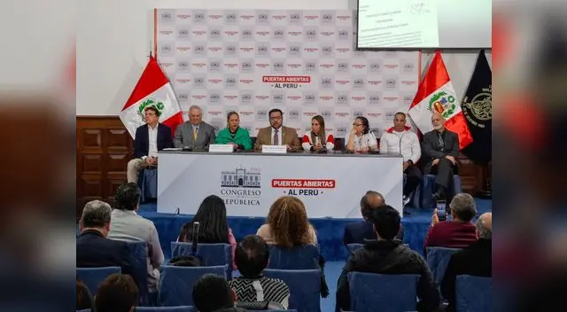 Congresista Carlos Zeballos autor del Proyecto de Ley. Congresista Carlos Zeballos autor del Proyecto de Ley.