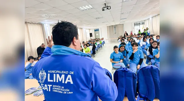 Un total de 4 mil 200 escolares fueron capacitados por el SAT. Un total de 4 mil 200 escolares fueron capacitados por el SAT.