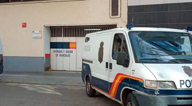 Hombre terminó con dos manzanas en el recto tras juego sexual que se salió de control Hombre terminó con dos manzanas en el recto tras juego sexual que se salió de control