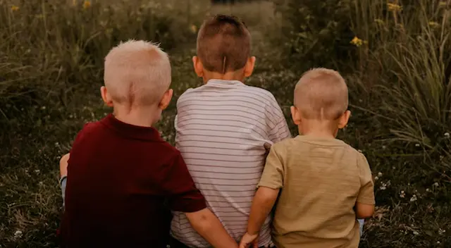 Tres hermanos fueron diagnosticados con la misma anomalía cerebral tras constantes dolores de cabeza