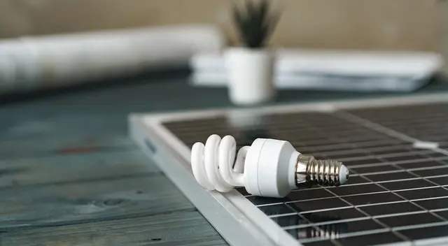 Consejos que puedes realizar para reducir la energía en tu hogar y trabajo. Consejos que puedes realizar para reducir la energía en tu hogar y trabajo.